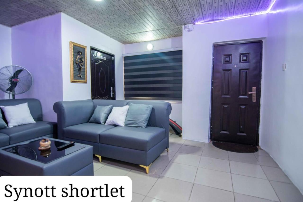 Synott Apartment Ikeja Exteriör bild