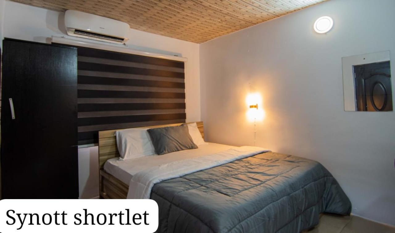 Synott Apartment Ikeja Exteriör bild