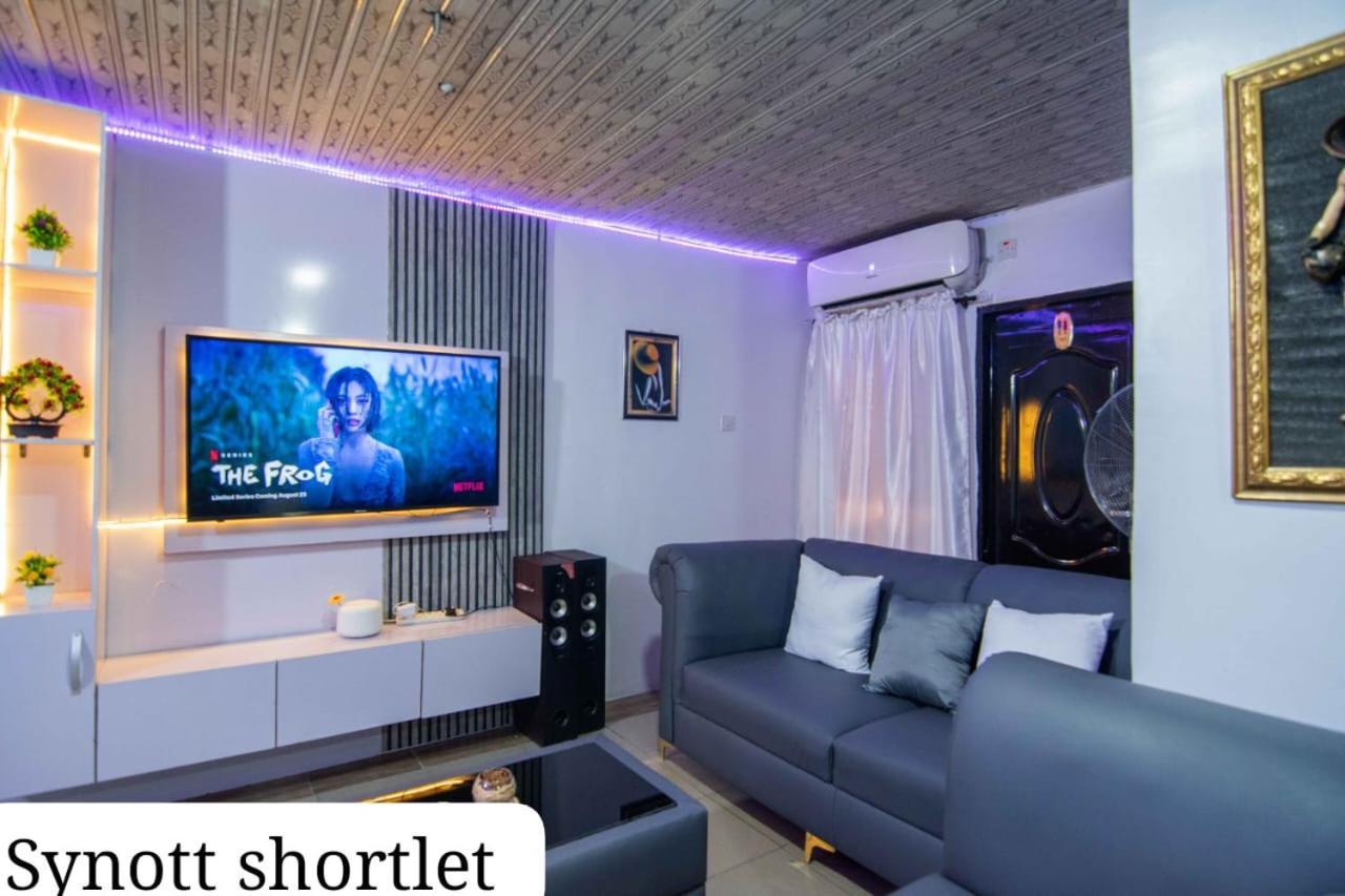 Synott Apartment Ikeja Exteriör bild